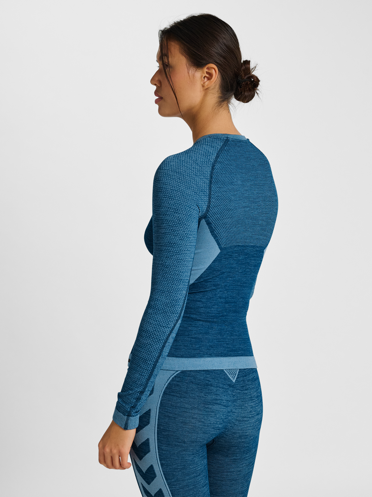 hmlCLEA SEAMLESS TIGHT T-SHIRT L/S