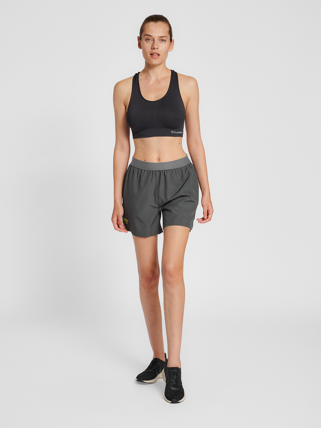 hmlGG12 TRAINING SHORTS WOMAN
