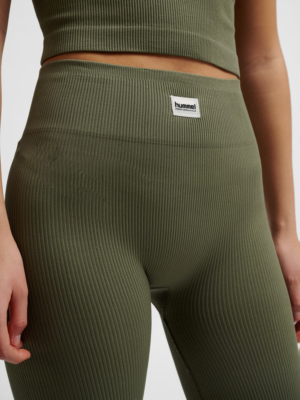 hmlPULSE SEAMLESS RIB MW TIGHTS