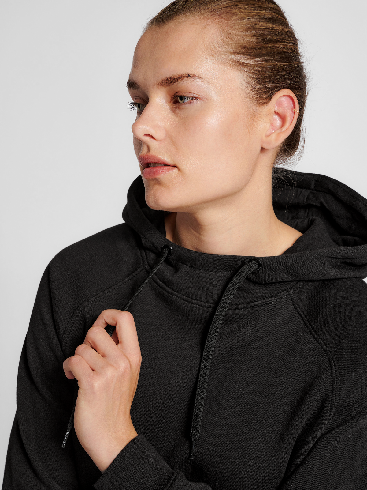 hmlRED CLASSIC HOODIE WOMAN