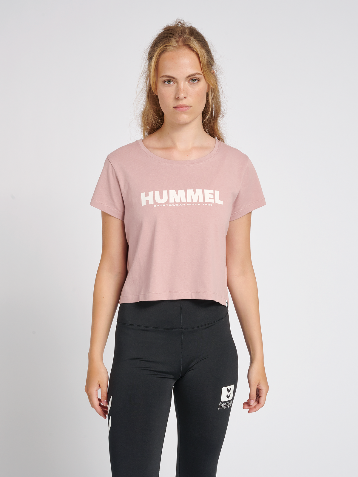 hmlLEGACY WOMAN CROPPED T-SHIRT