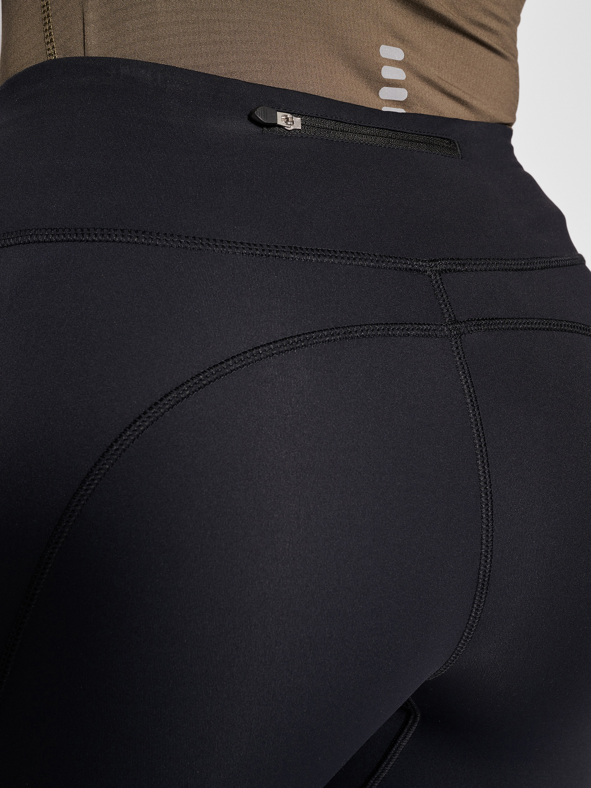 nwlCHICAGO WARM TIGHTS female