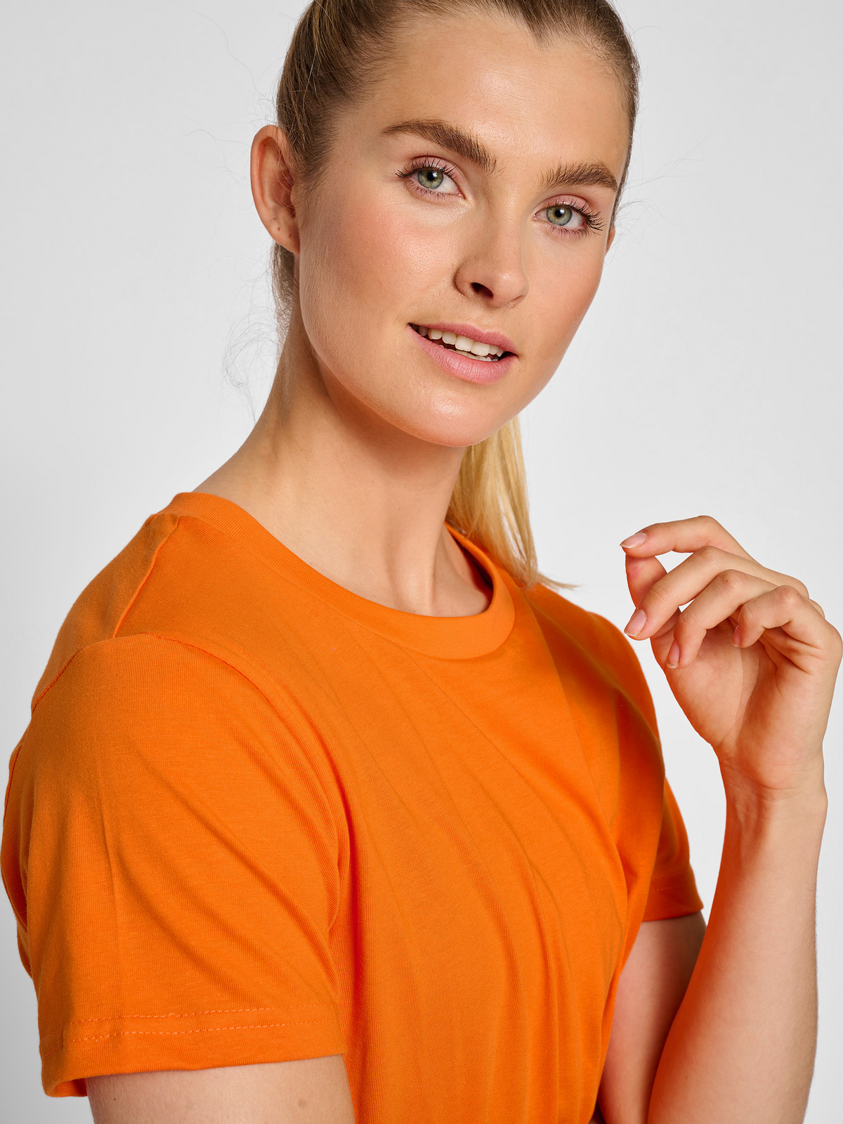 hmlRED HEAVY T-SHIRT S/S WOMAN