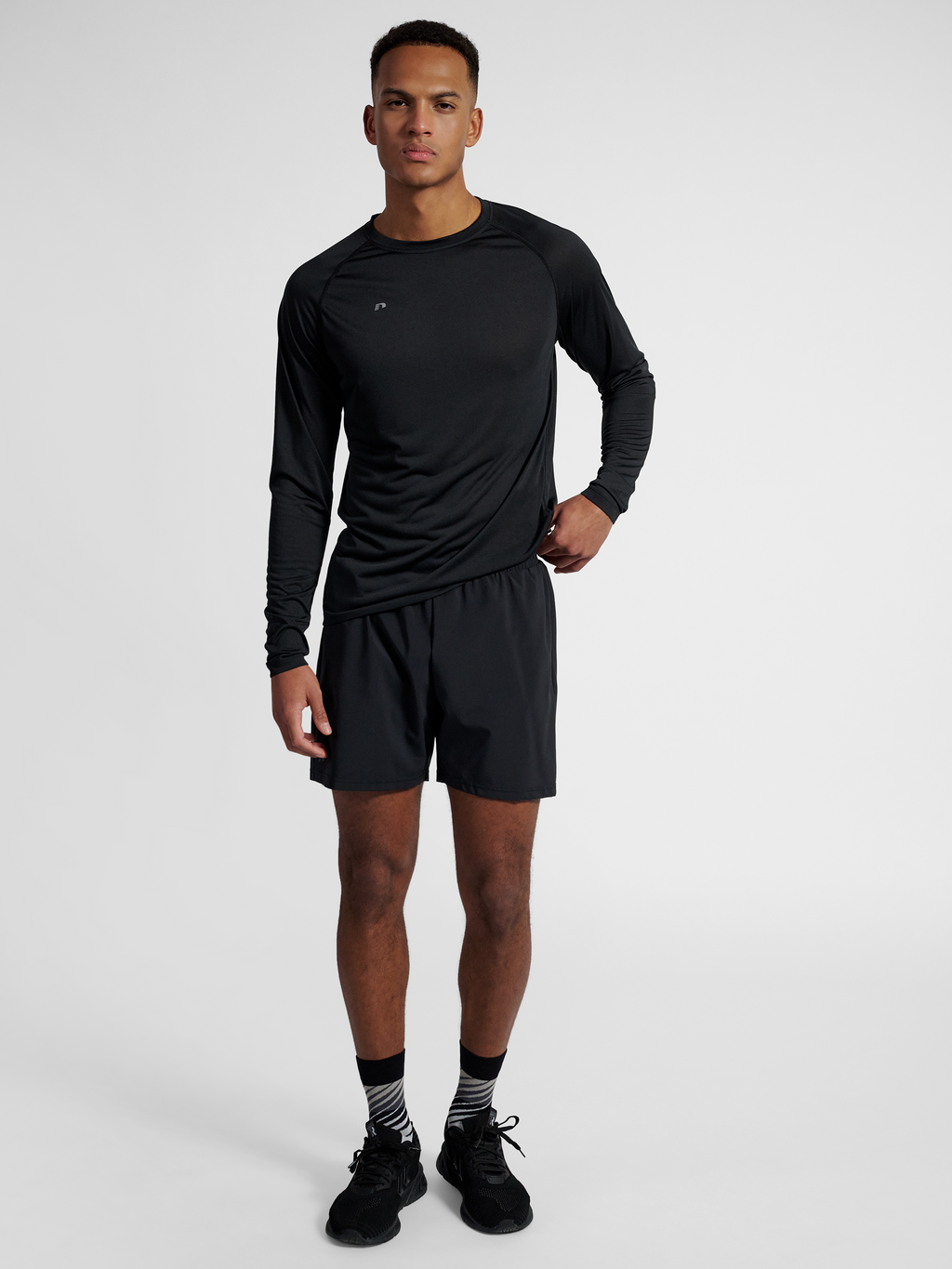 nwlMAX ZIP POCKET SHORTS