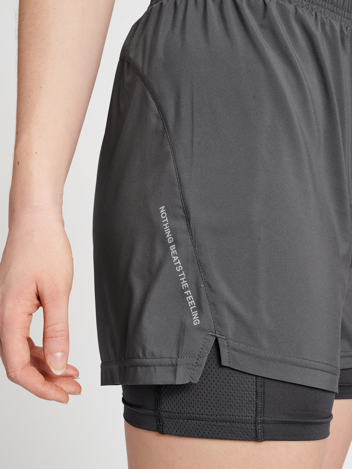 WOMEN 2-IN-1 RUNNING SHORTS