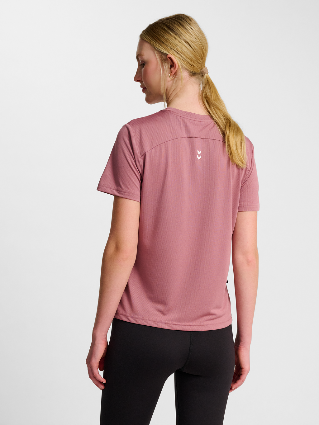 hmlPULSE WORKOUT W T-SHIRT S/S