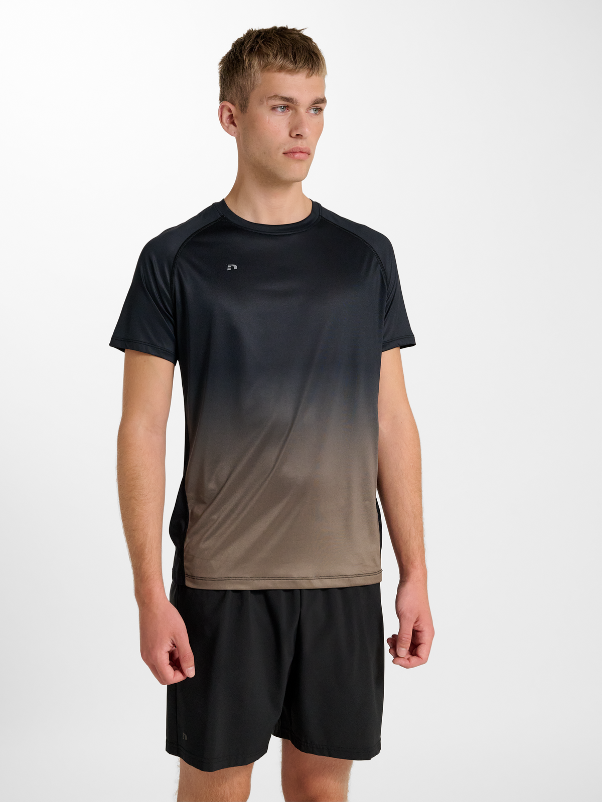 nwlBEAT GRADIENT T-SHIRT