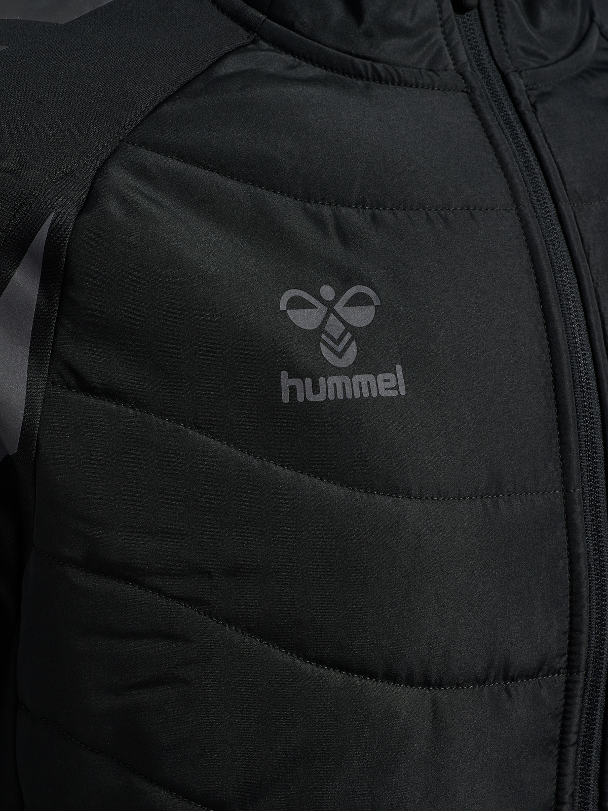 hmlBTC WINTER TRAINING JACKET