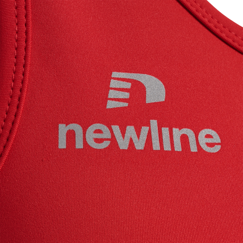 WOMEN'S ATHLETIC TOP